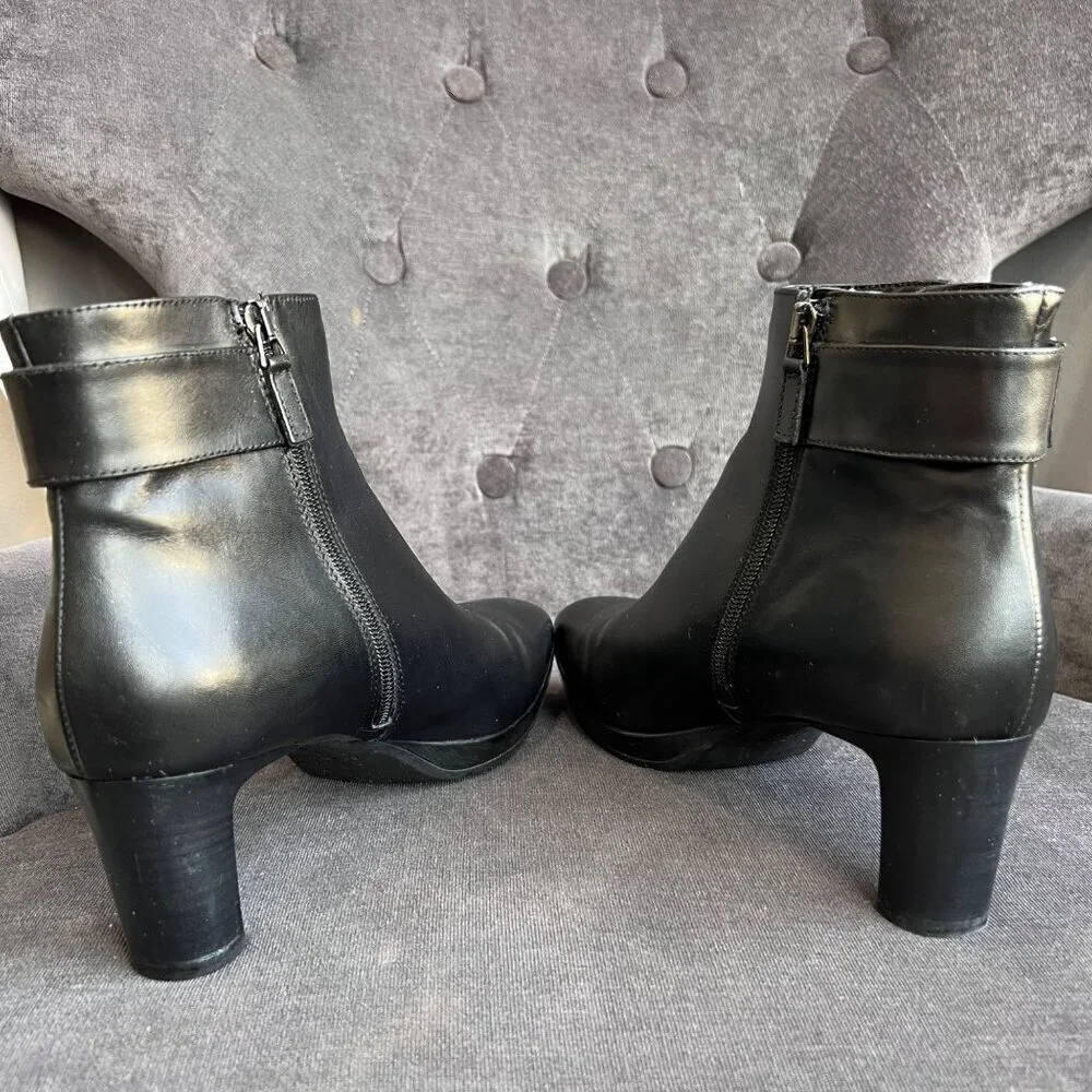 Aquatalia Daniella Black leather Ankle Boots – Size 9